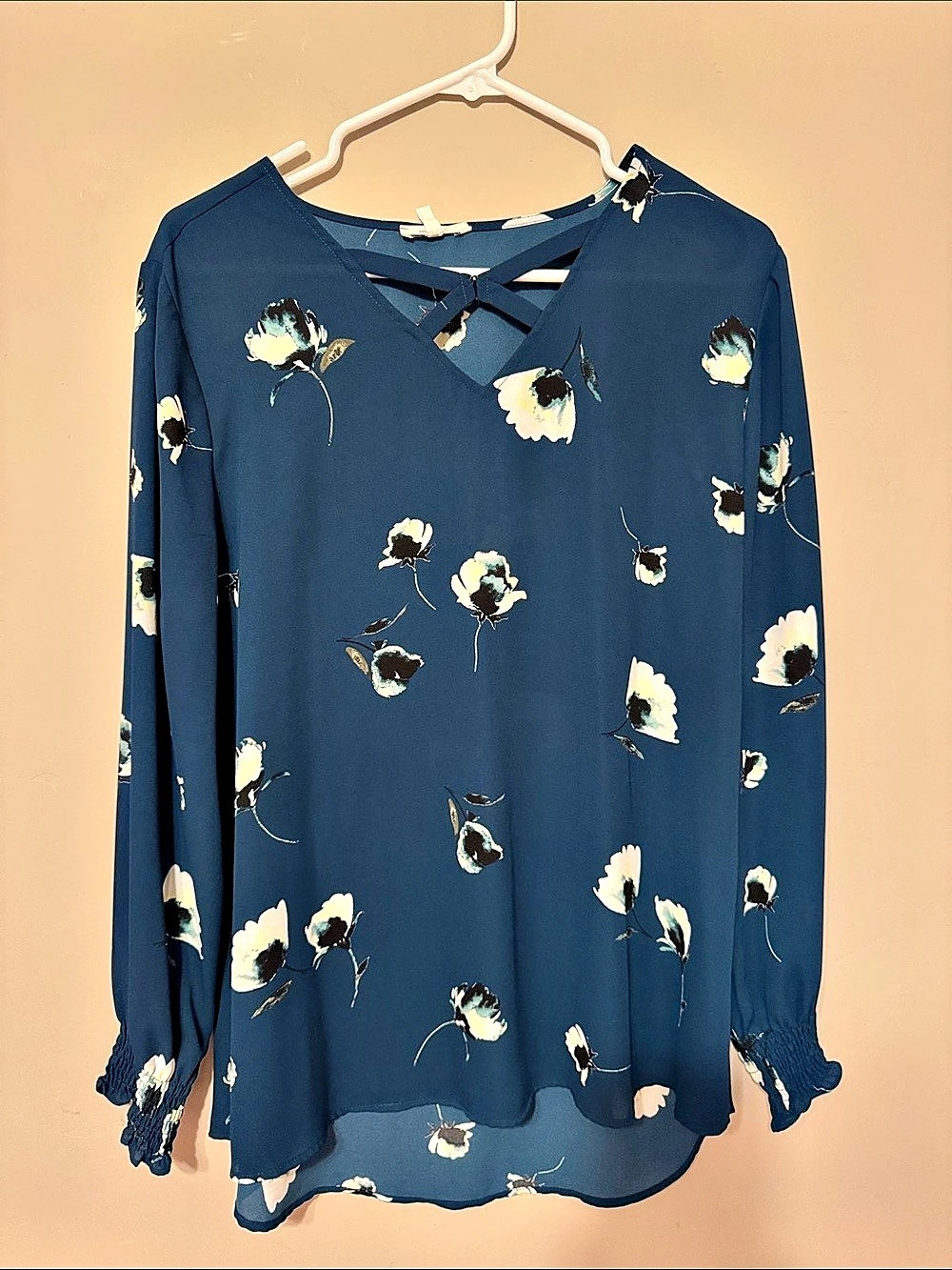 maurices Floral Long Sleeve Blouse in Blue & White Size Large